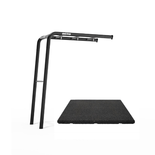 Berg playbase wall met rubberen tegelondergrond
